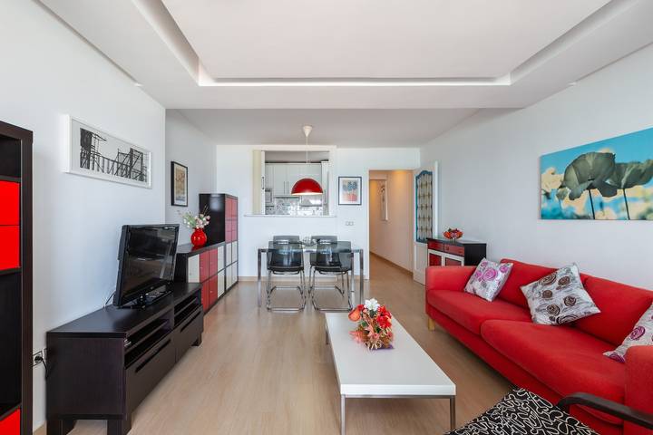 Hel lejlighed, Apartment 'En 1ª Línea De Playa' with Sea View, Shared Pool and Wi-Fi in Marbella Centre, Marbella