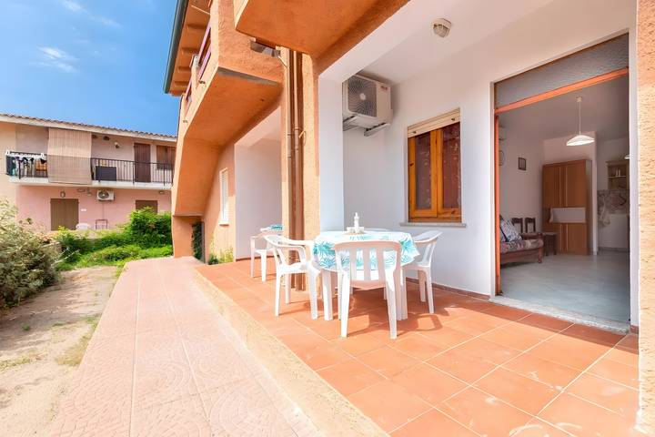 Appartement entier, Appartement 'Leoni' avec jardin privé et climatisation in Isola Rossa, Trinità d'Agultu e Vignola