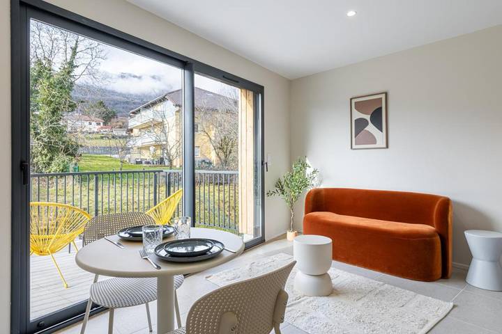 Gîte pour 2 personnes, avec vue et balcon à Thoiry (Ain)