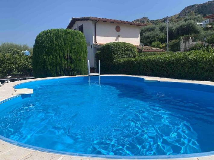 Villa für 7 Personen, mit Balkon und Terrasse sowie Garten und Pool