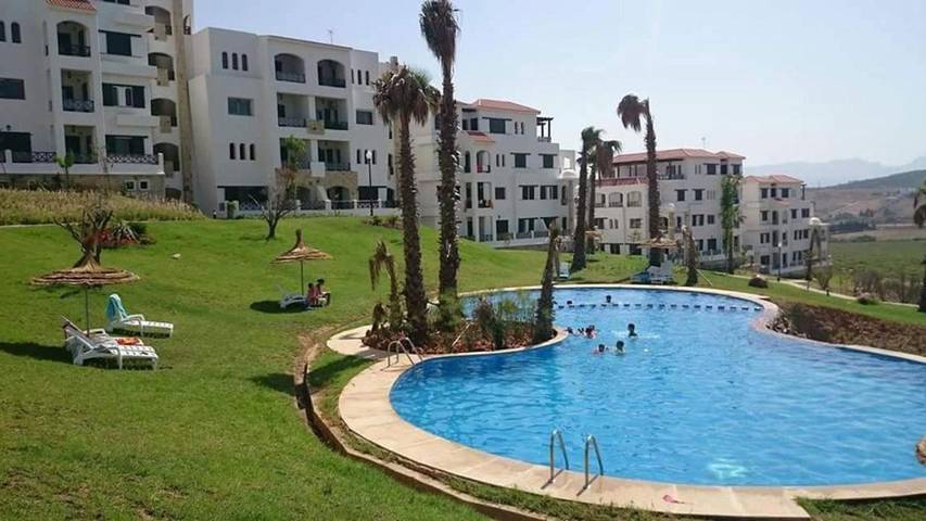 Apartamento de vacaciones para 6 personas, con piscina y vistas además de jardín y terraza - 1