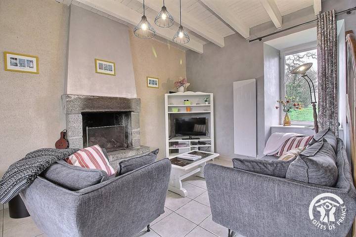 Gîte pour 4 personnes, avec terrasse ainsi que piscine et jardin, animaux acceptés à Pleudaniel - 4