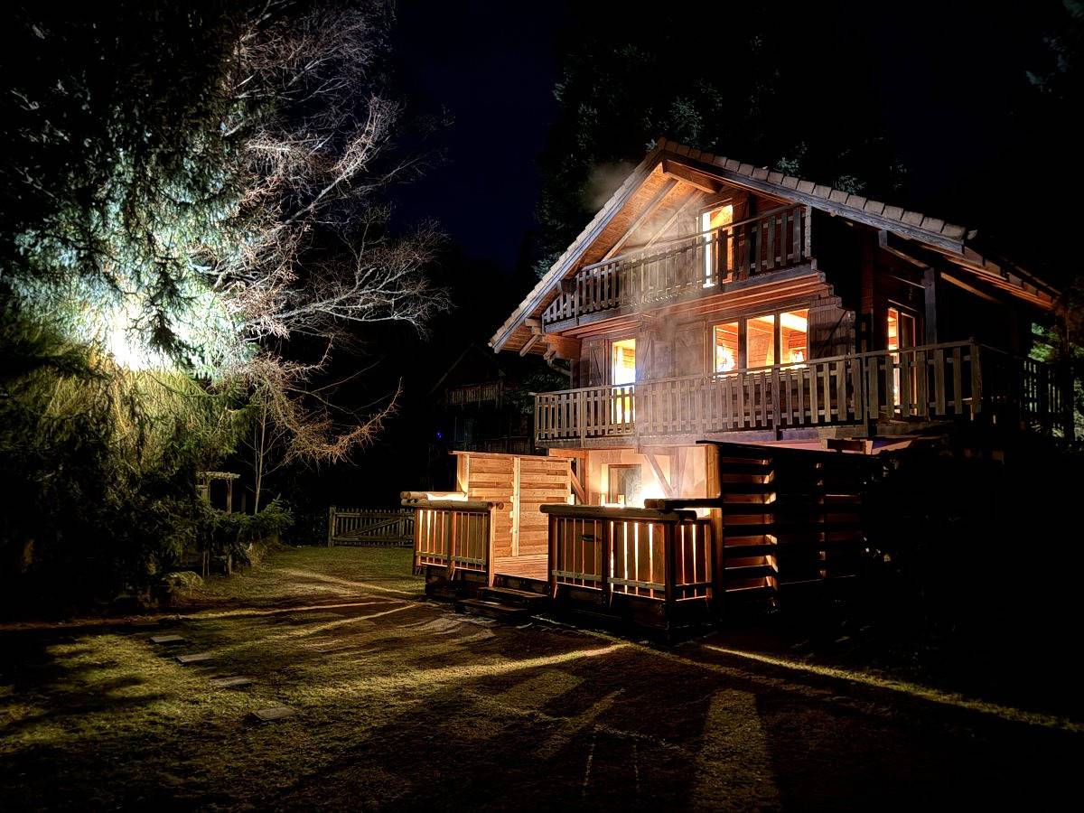 Le Grizzly Chalet en bois avec Spa Jacuzzi in La Bresse, Parc naturel régional des Ballons des Vosges