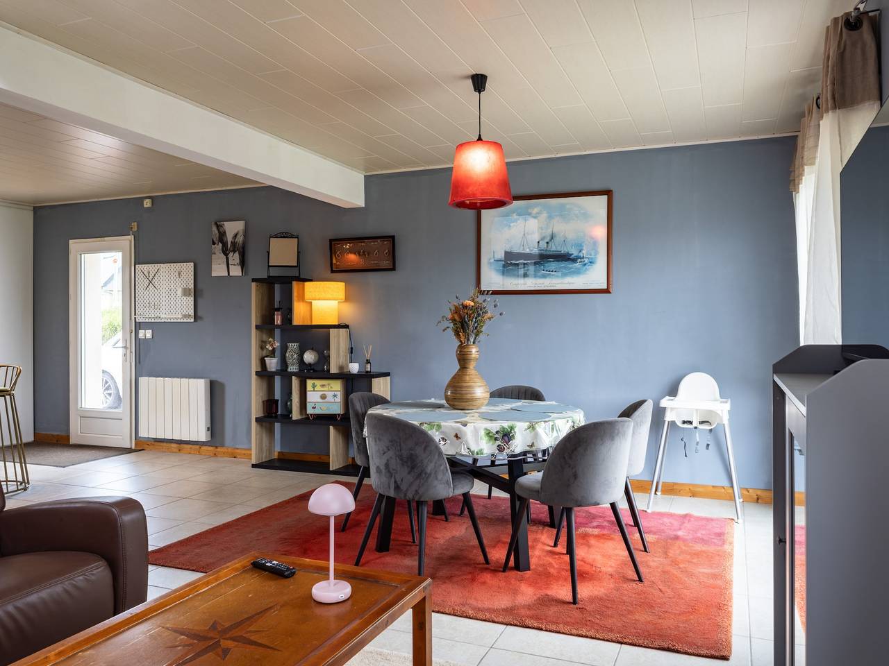 Holiday Home 'War Ar Maez' with Private Terrace, Garden, and Wi-Fi in Pleumeur-Bodou, Pink Granite Coast