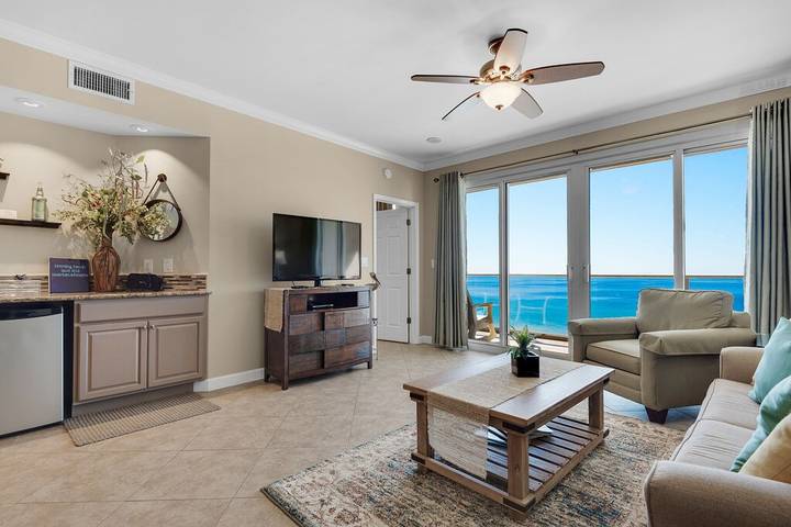 Vacation rental for 6 people, with balcony and hot tub as well as pool in Destin