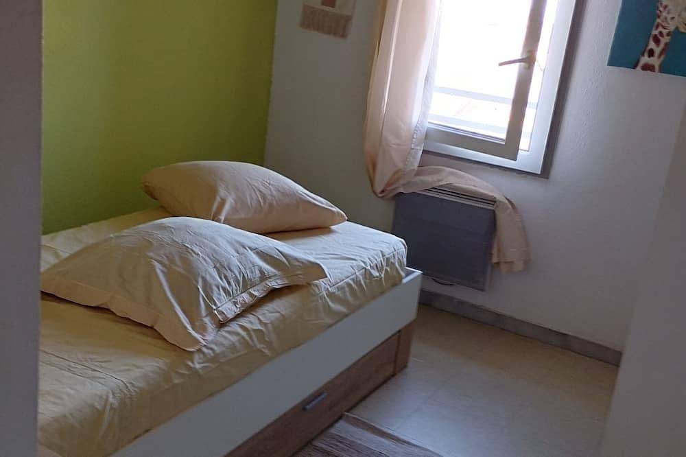 Entire apartment, Maison 5 Personnes in Le Pontet, Vaucluse
