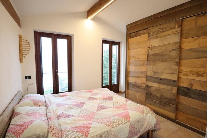 Ferienhaus Camelia mit Traumaussicht über den Lago Maggiore (It) in Novaglio, Oggebbio Gemeinde