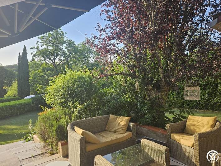 Gîte pour 6 personnes, avec Terrasse ainsi que Jardin et Piscine à Saint-Martin-Laguépie