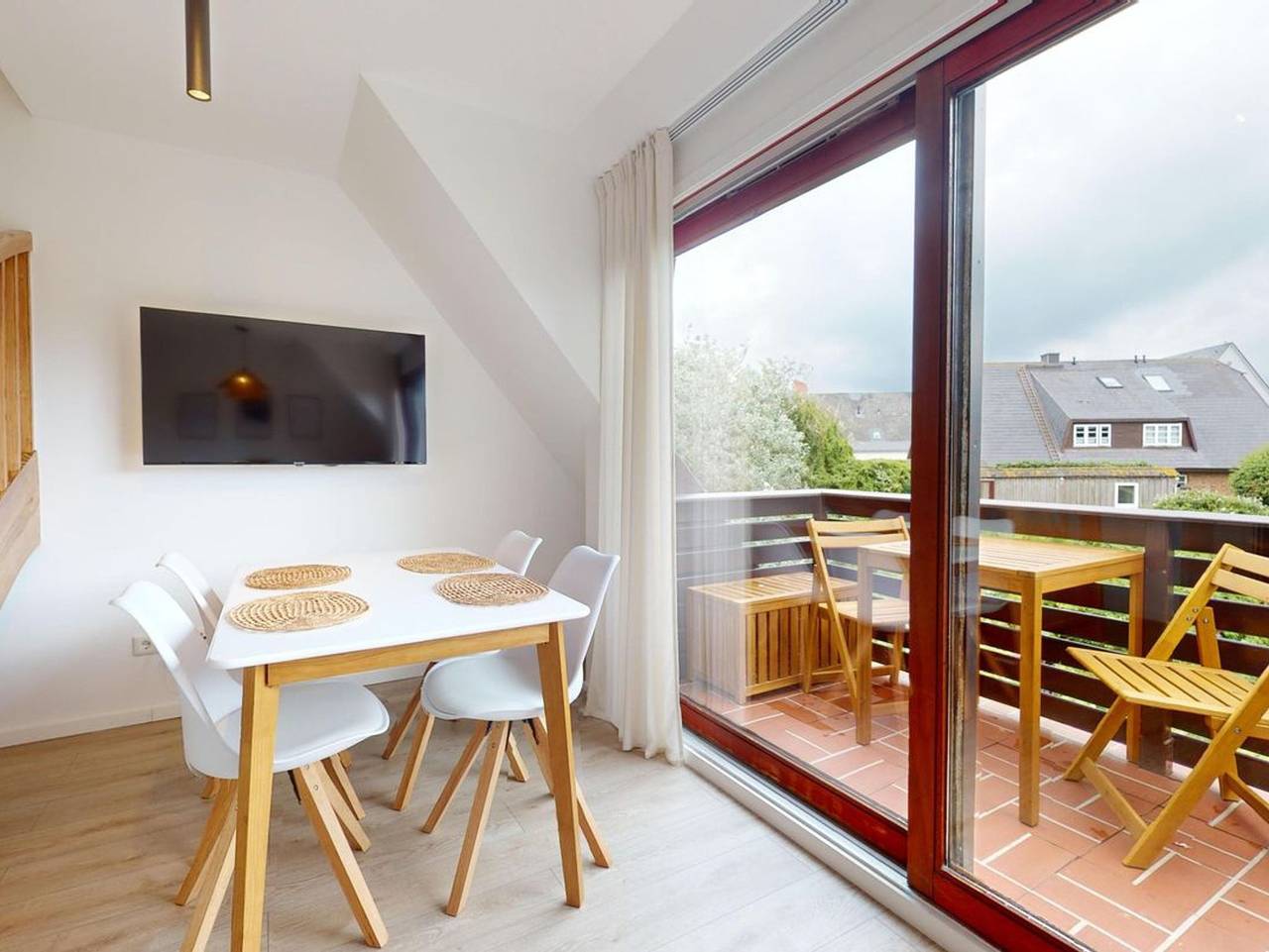 Ganze Ferienwohnung, Klaar Kiming - Neu sanierte Ferienwohnung für 4 Personen im Grünen Tal mit Schwimmbad und Sauna in Hörnum, Sylt