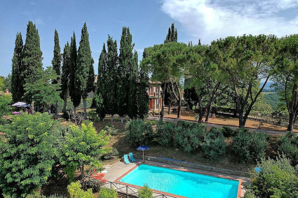 Villa for 12 People in San Gimignano, Siena Province