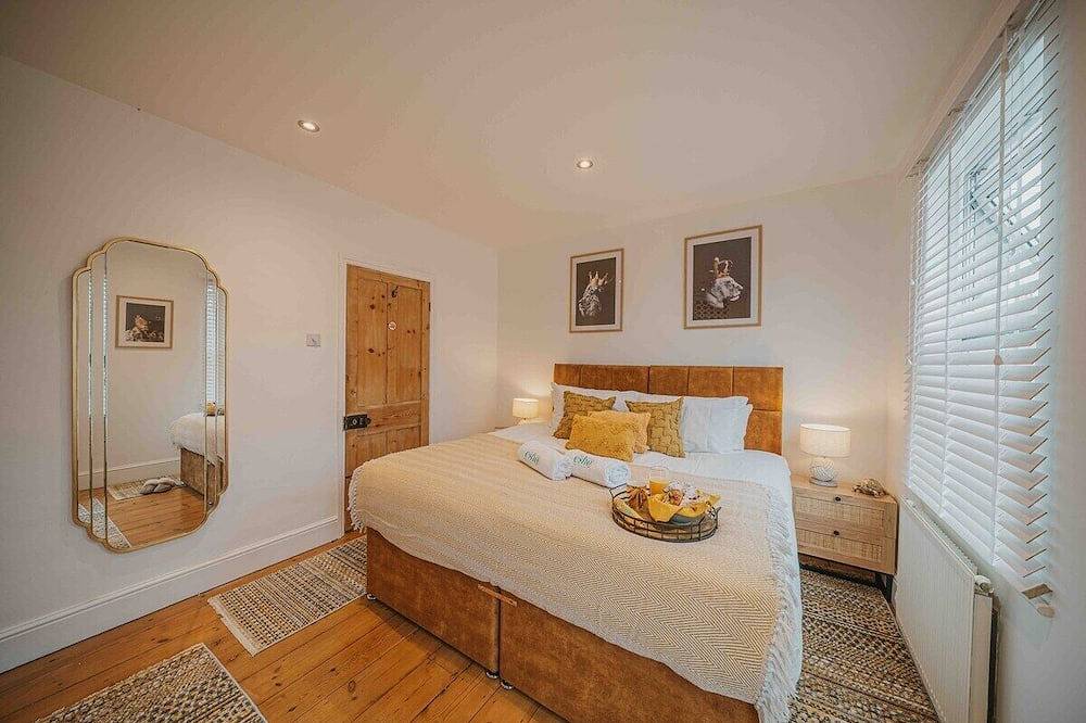 Spacious Heart of town w/garden Wifi Smart Tv in Cirencester, Gloucestershire