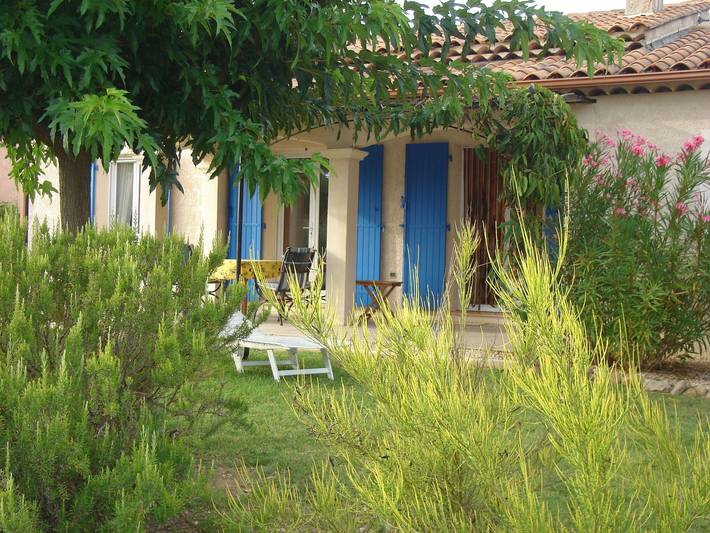 Location de vacances pour 4 personnes, avec Terrasse ainsi que Jardin et Piscine à Pierrevert - 2