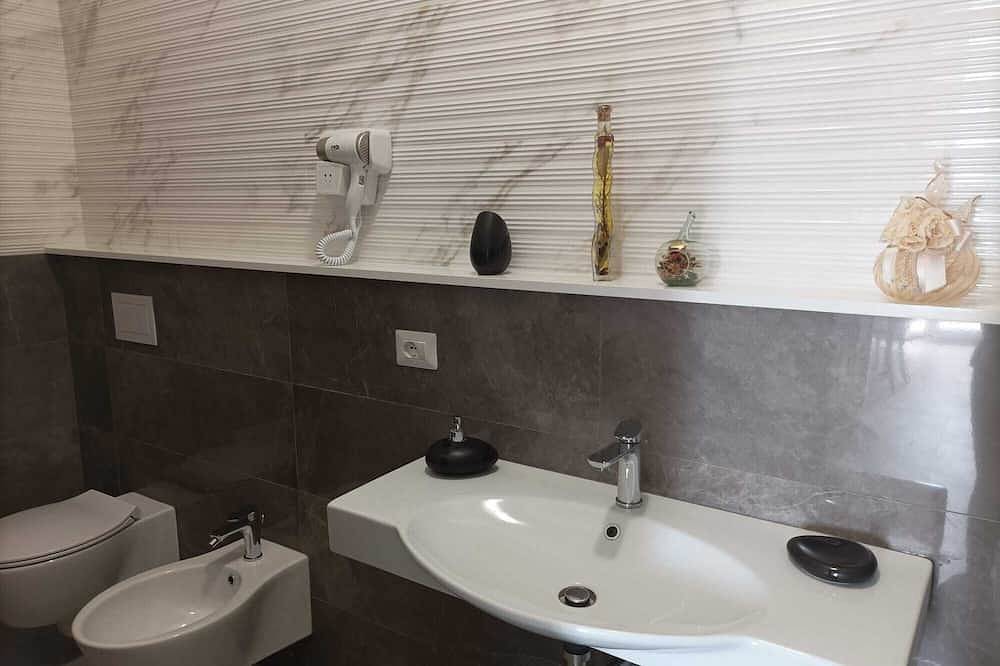 Tropea elegant two-room apartment 2/4 people with Pool a few steps from the Sea in Santa Domenica, Ricadi (gemeinde)