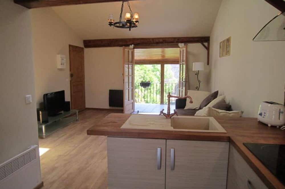 Entire apartment, Apartment 1(merlot)sleeps2  (4) in Carcassonne, Carcassonne region