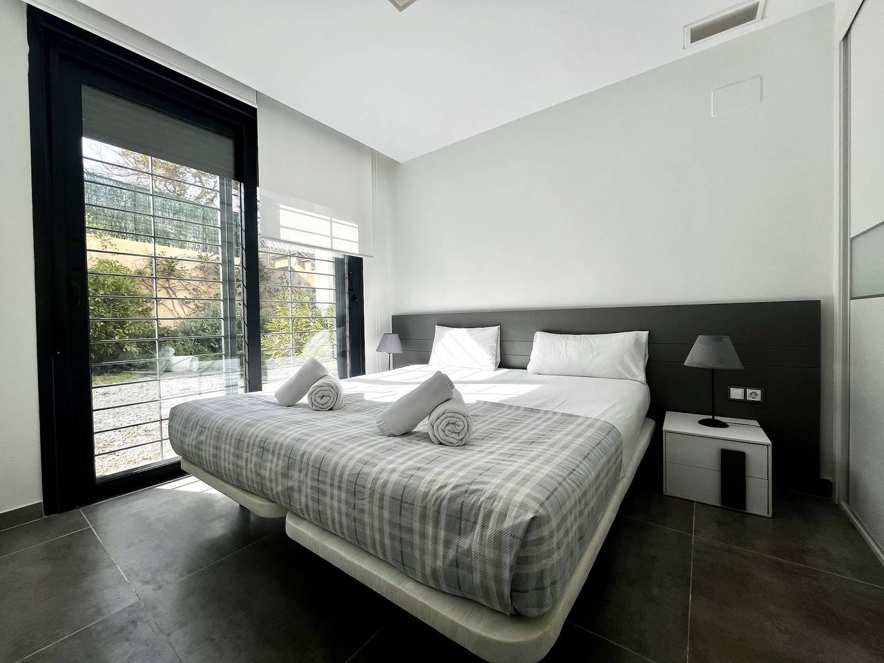 Appartement entier, Infinity Luxury Sea View Apartment with private ga in Los Arenales del Sol, Elche