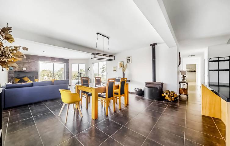 Location de vacances pour 6 personnes, avec terrasse ainsi que piscine et jardin à Audierne - 4