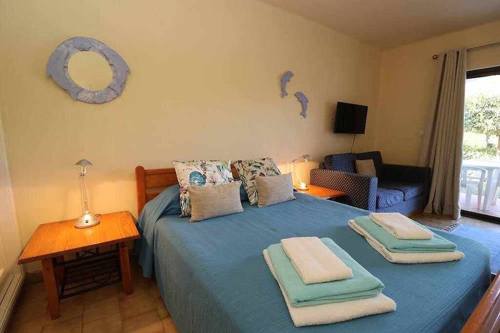 Appartamento intero, Studio Apartment with Swimming pool at São Rafael Beach - Albufeira in Albufeira, Distretto di Faro