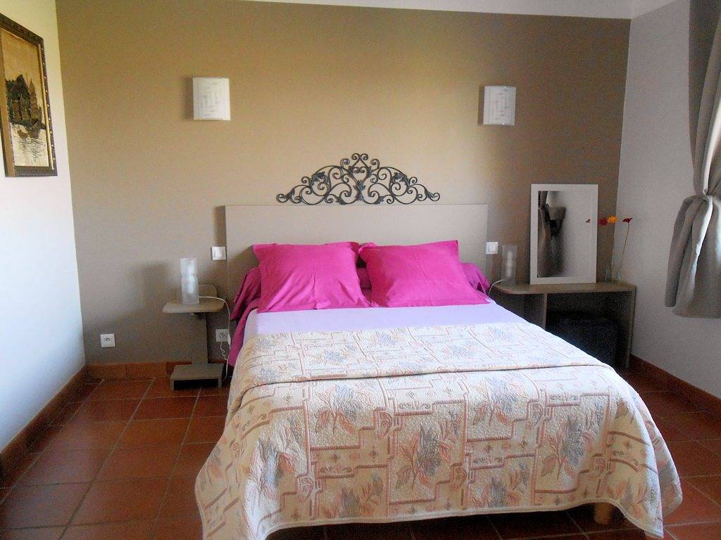Arié - Chez Joëlle et Michel - Chambre Aux Iris in Dému, Gers