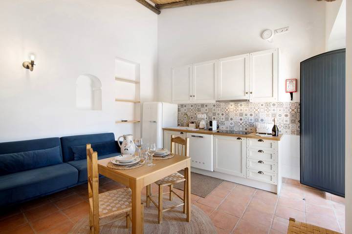 Appartement entier, Appartement 'Monte Gerações 1' avec piscine partagée, Wi-Fi et climatisation in Almancil, Quarteira