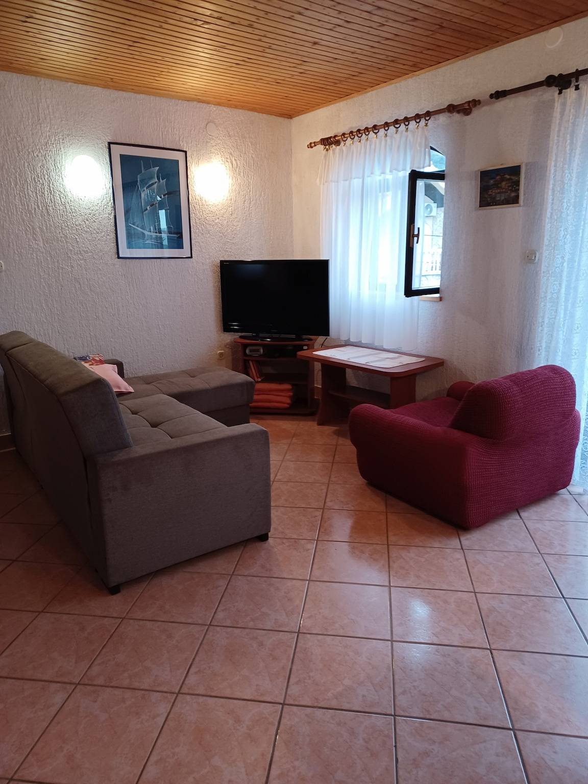 Ganze Wohnung, Ferienwohnung in Murter mit Meerblick, Terrasse, Klimaanlage, W-Lan (125-2) in Općina Murter-Kornati, Murter