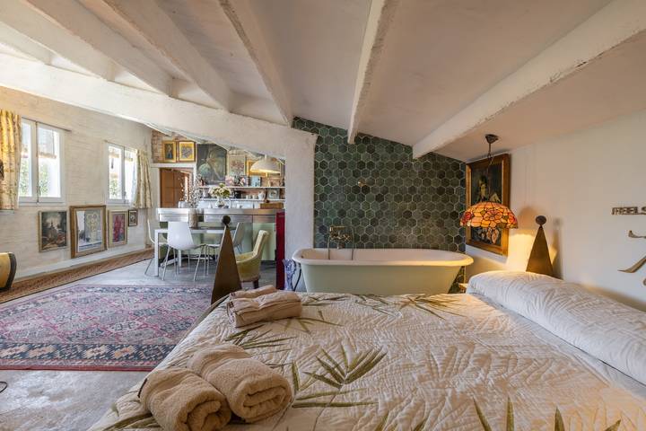Entire apartment, Apartment 'La Fabriqueta Deluxe' with Mountain View, Wi-Fi and Air Conditioning in Riudecanyes, Baix Camp