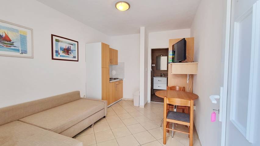 Ferienwohnung für 2 Personen, mit Balkon/Terrasse in Baska