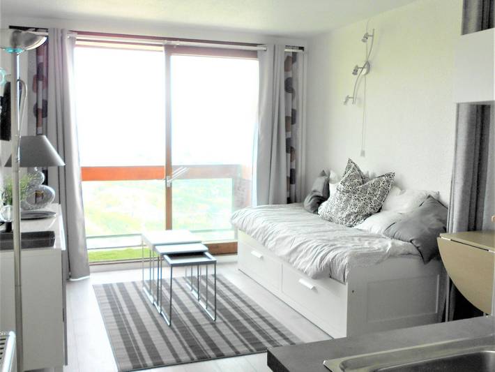 Chalet pour 4 personnes, avec balcon et piscine dans Le Corbier