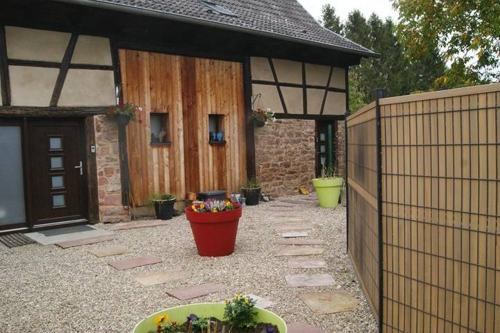 Gîte pour 4 personnes, avec jardin à Valff