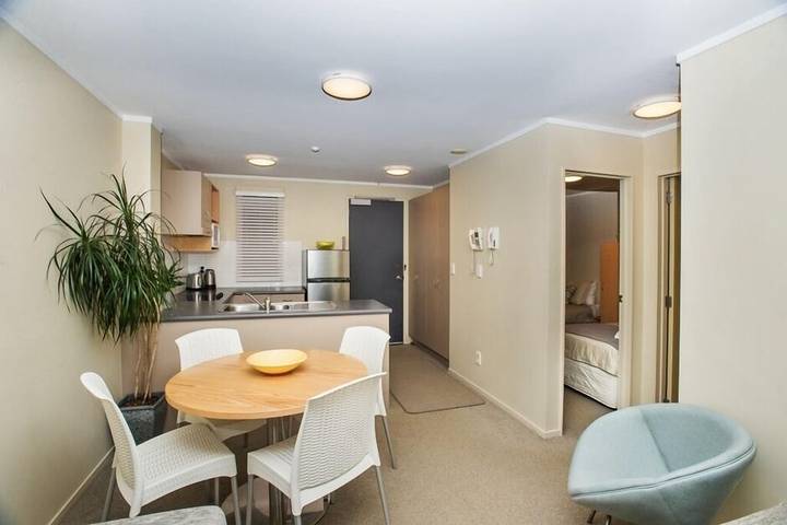 Holiday rental for 4 people, with hot tub and sauna as well as balcony in Tauranga