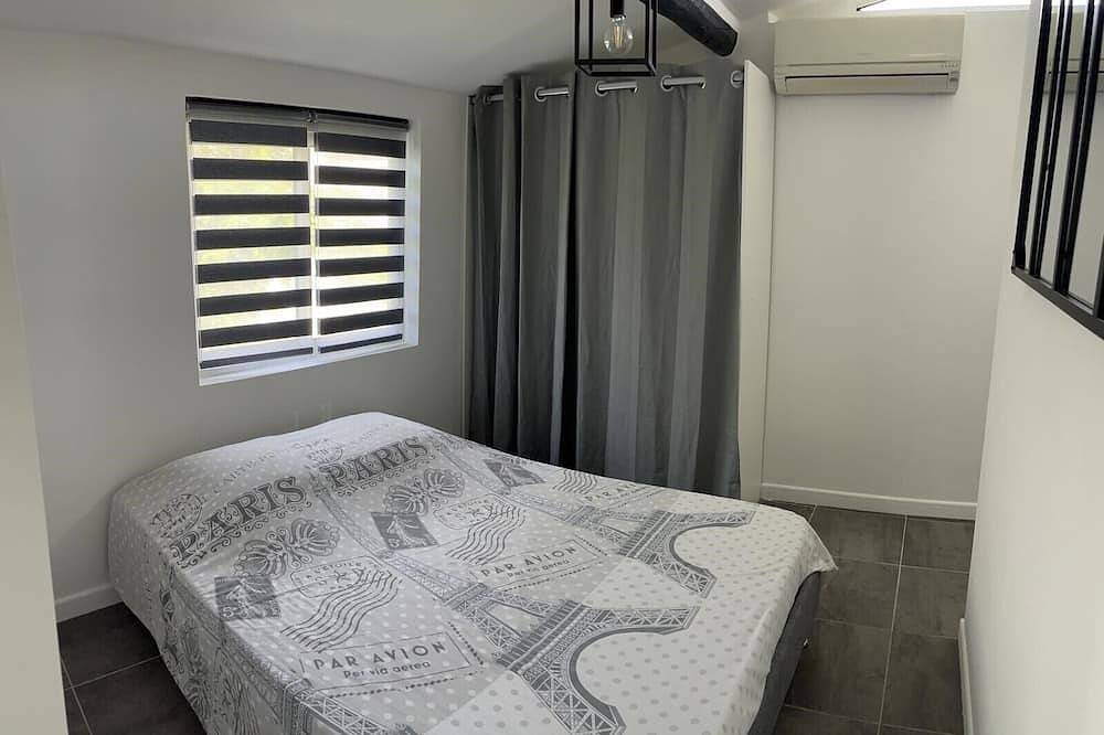 Entire apartment, Appartement Cosy à Martigues in Martigues, Istres region