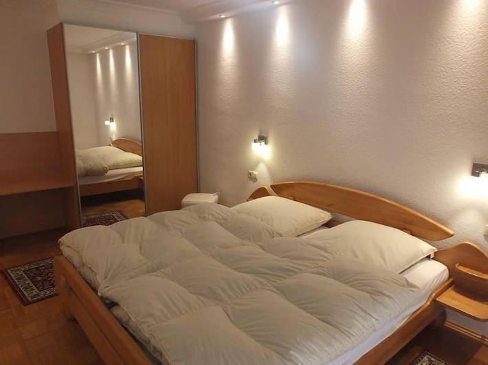 Ferienwohnung für 4 Personen, mit Balkon und Terrasse sowie Garten und Ausblick in Wieskirche - 2