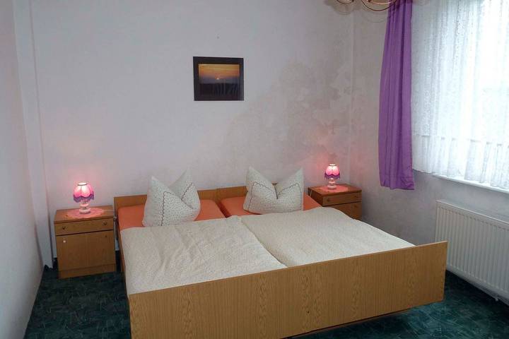 Appartement entier, Komfortable Ferienwohnung mit Terrasse und eingezäuntem Grundstück in Mellenthin in Mellenthin, Usedom