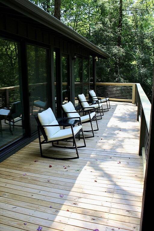 Couples Retreat - Secluded Mountain Home Minutes From Main Street!! in Highlands (NC), Macon County