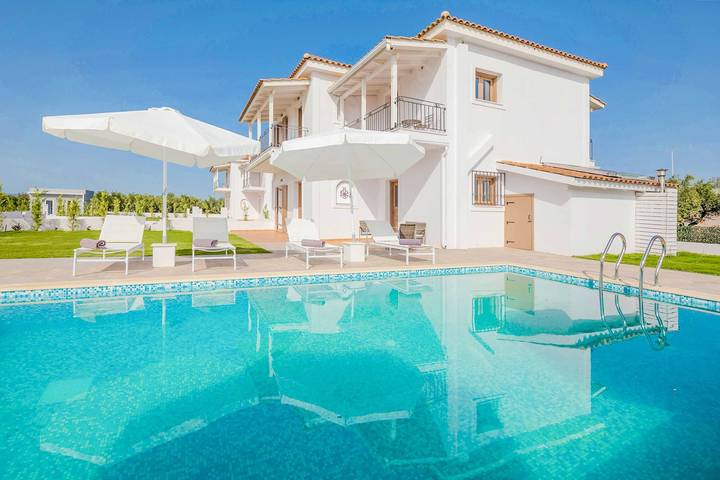 Villa für 10 Personen, mit Terrasse und Pool sowie Garten auf Zakynthos - 3