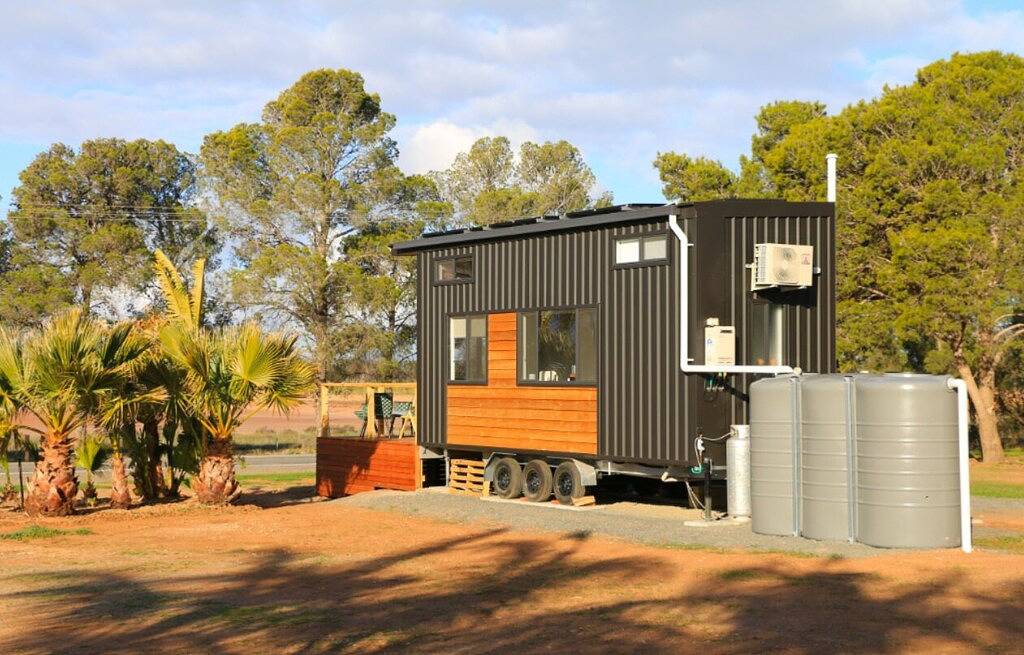 The Pink Lake Tiny House - 'Sakura' - Lake Bumbunga (Lochiel) in South Australia
