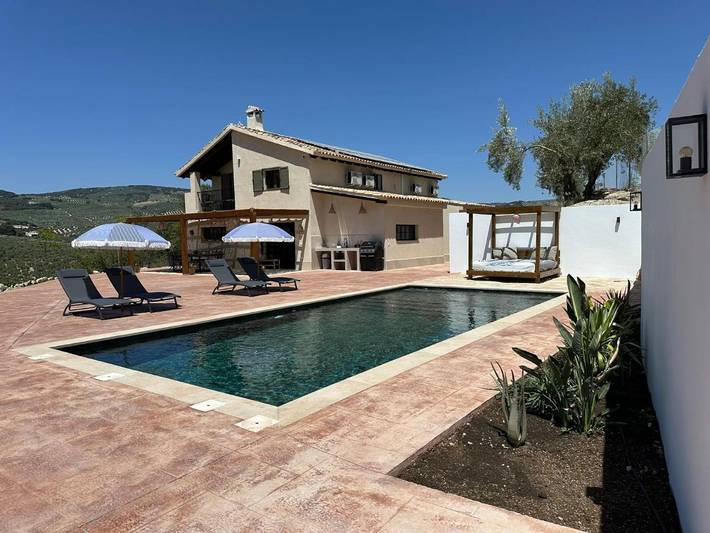 Casa rural para 10 personas, con jardín además de piscina y vistas en Montefrío