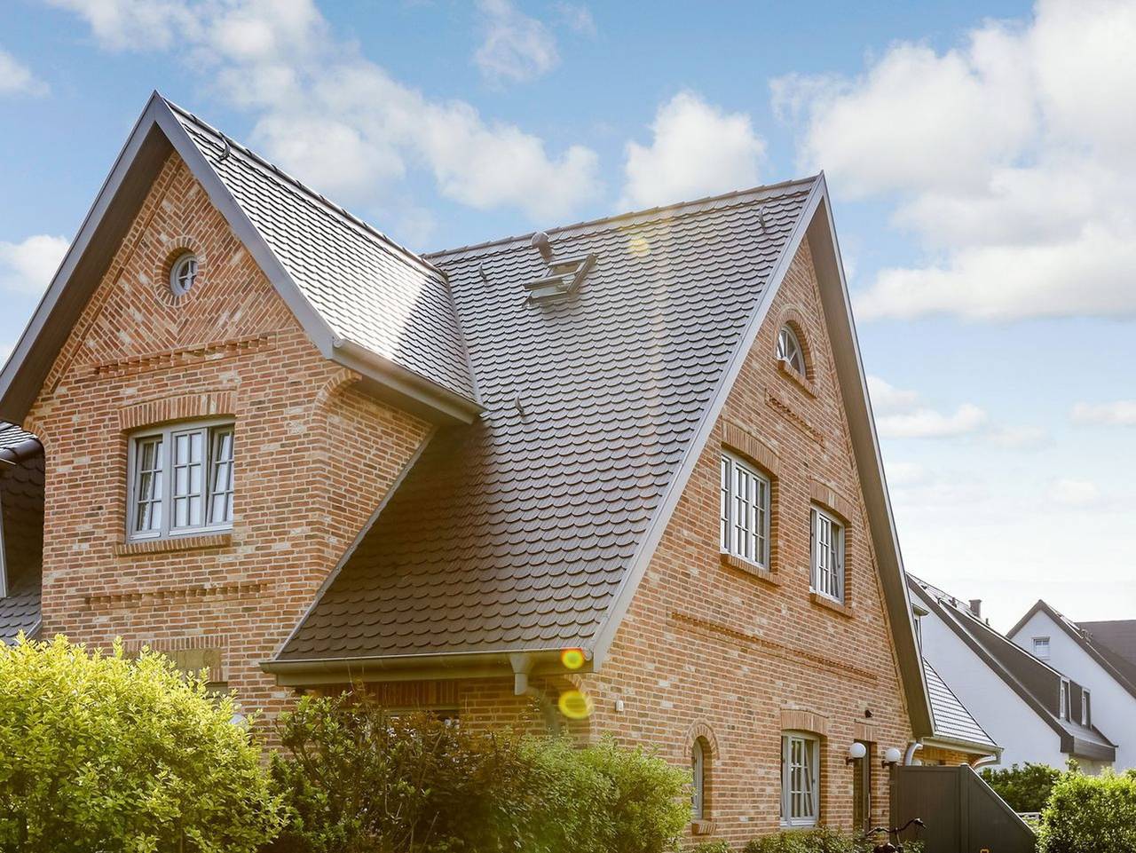 Ganze Ferienwohnung, Westsidehüs - Strand- und dorfteichnahe Lage. Viel Platz. Eigener Garten. Feine Ausstattung. in Wenningstedt, Sylt