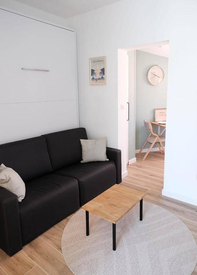 Appartement entier, Studio with Terrace in Les Milles, Aix-en-Provence