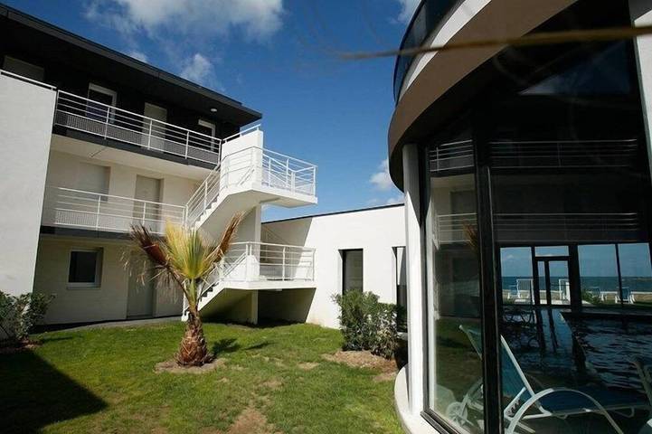 Gîte pour 6 personnes, avec piscine dans Plage de Saint-Samson