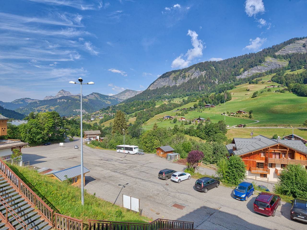 Ganze Wohnung, Gemütliche Wohnung an der Piste mit Parkplatz, für 4-6 Personen in Flumet, Albertville und Umgebung