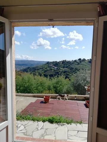 Gîte pour 2 personnes, avec terrasse ainsi que vue et jardin à Tanneron