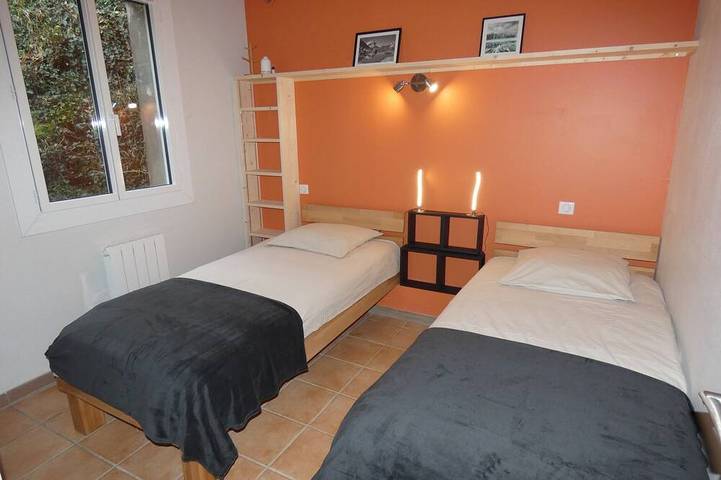 Location de vacances pour 8 personnes, avec terrasse et jardin à Préchac - 3