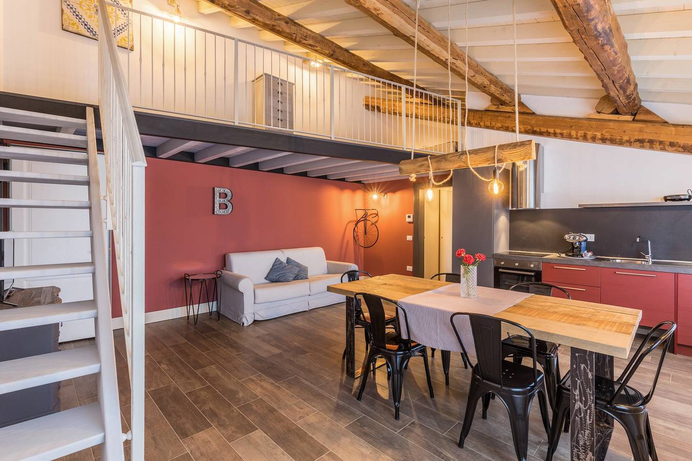 Appartement entier, Loft moderne "Begonia" avec Wi-Fi, jardin et piscine partagés in Rivoltella del Garda, Desenzano del Garda
