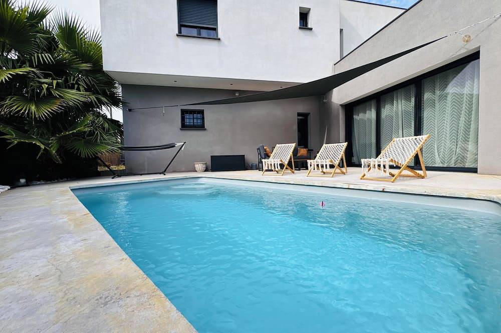 4-bedroom villa with a pool that isn't visible from the outside in Pomérols, Mediterranean Coast (France)