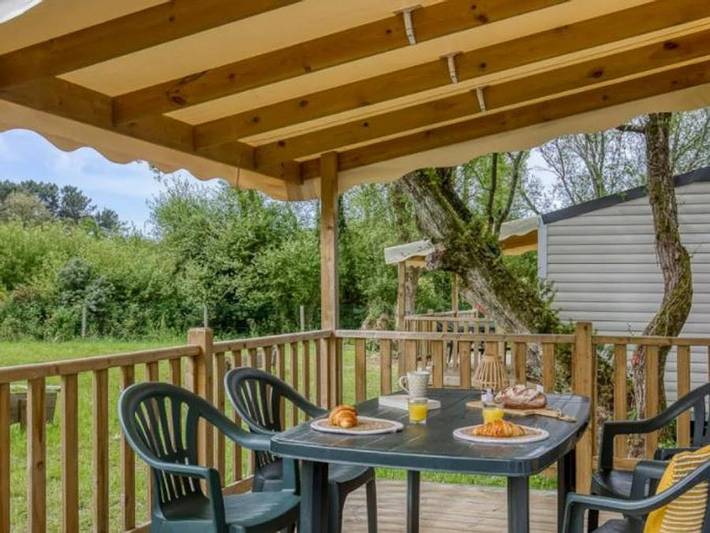 Mobil home pour 4 personnes, avec piscine et bassin pour enfant, animaux acceptés à Crach - 3