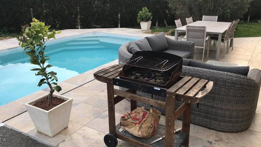 Location de vacances pour 2 personnes, avec terrasse ainsi que jardin et piscine à Soumoulou
