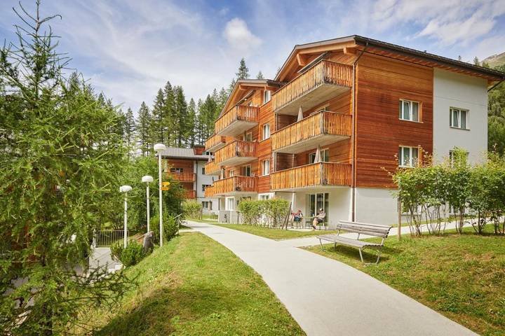 Parc de vacances pour 2 personnes, avec piscine ainsi que vue et balcon dans Zinal - 4
