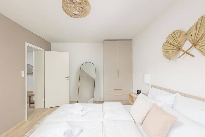 Ganze Wohnung, Troja Living - Appartement Helena am Park mitten in Bruchsal in Bruchsal, Kraichgau