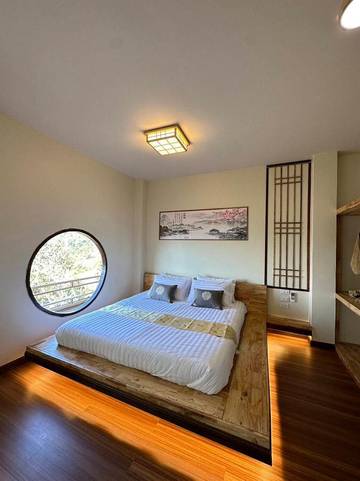 Chambre d’hôte pour 2 personnes, avec vue et balcon dans Chiang Rai