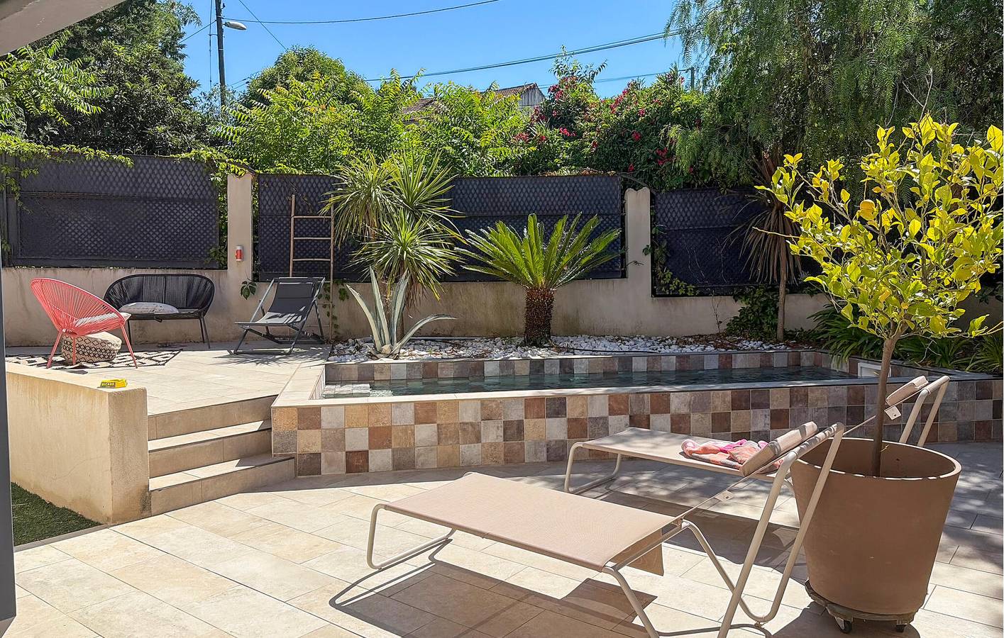 Reizende 2-Zimmer-Wohnung mit Pool, Terrasse und WLAN in der Nähe von Restaurants in Marseille, Mittelmeerküste (Frankreich)